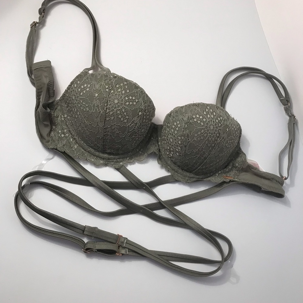 Victoria’s Secret date bra (never worn!)